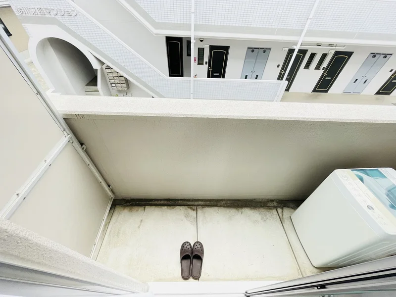 洗濯竿・スリッパ備え付☆入居中洗濯もできるので、コインランドリーに行かなくても大丈夫☆☆