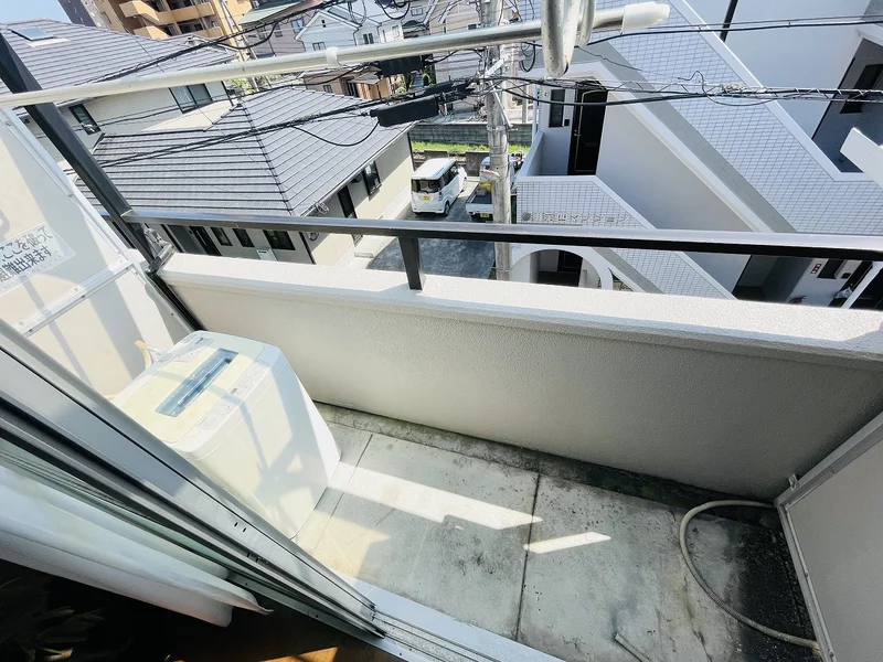 洗濯竿・スリッパ備え付☆入居中洗濯もできるので、コインランドリーに行かなくても大丈夫☆☆