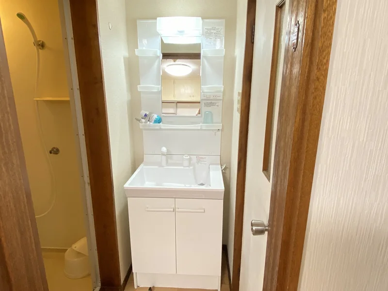 嬉しい独立洗面台付★☆忙しい朝でも余裕をもって身だしなみが整えることができます♪