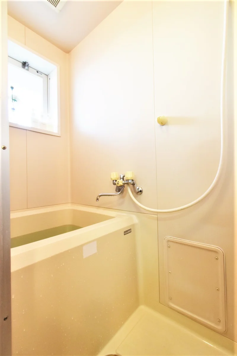 お風呂トイレ別のため、ゆったり入浴いただけます。　シャンプーコンディショナーやボディーソープなどあり！
