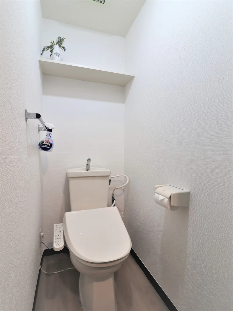 温水洗浄便座付きトイレです。