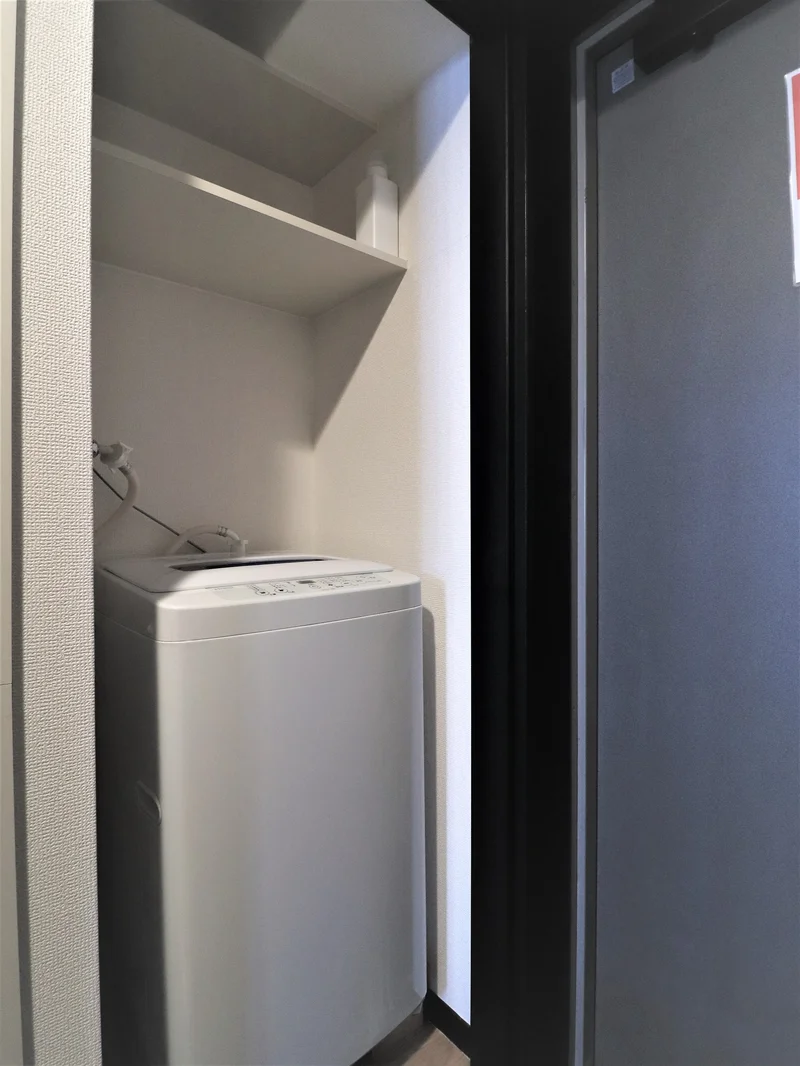室内洗濯機置き場。毎日気軽に洗濯いただけます
