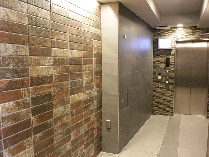 写真はお部屋のイメージです。ラグなどの室内装飾はございません。