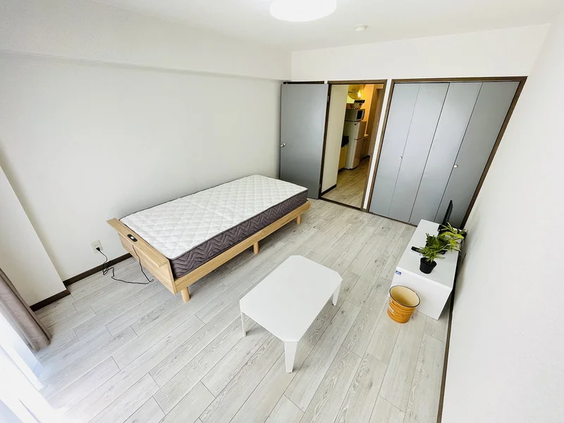 室内リノベーションしてますので、床もきれいです☆★