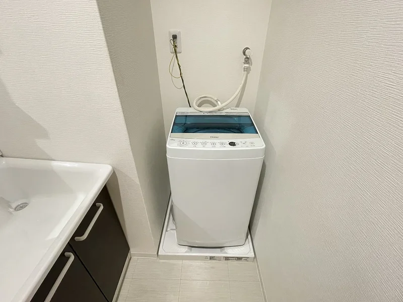 洗濯機は室内に設置しております♪入居後すぐにご利用が可能です(^^♪タオル1式分もご用意しております☆彡