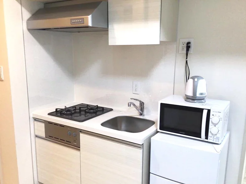 写真はお部屋のイメージです。ラグなどの室内装飾はございません。