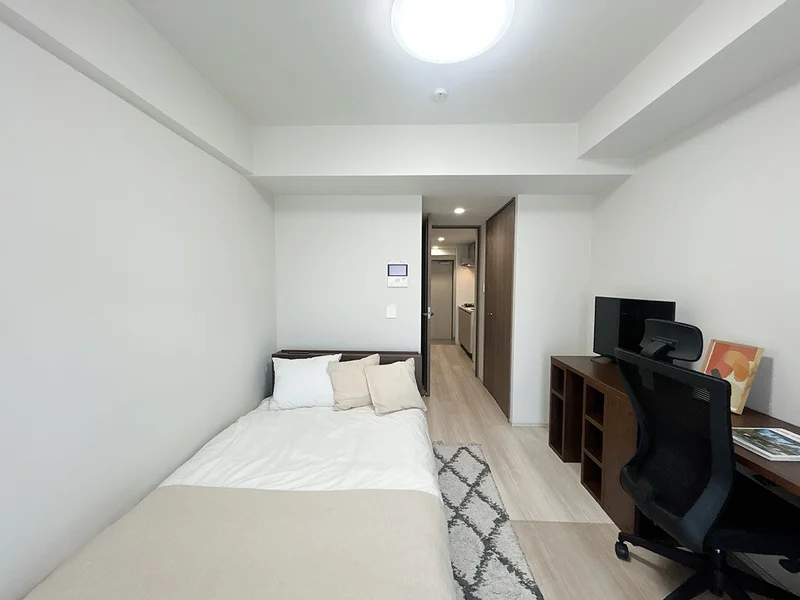 写真はお部屋のイメージです。ラグ等の室内装飾はございません。