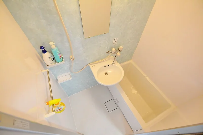 バストイレ別です♪シャンプー・リンス・ボディソープ・風呂用洗剤・スポンジをご用意しておりますのでぜひご活用ください！