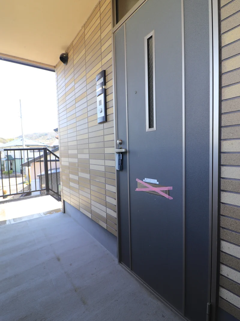 玄関（最上階角部屋）