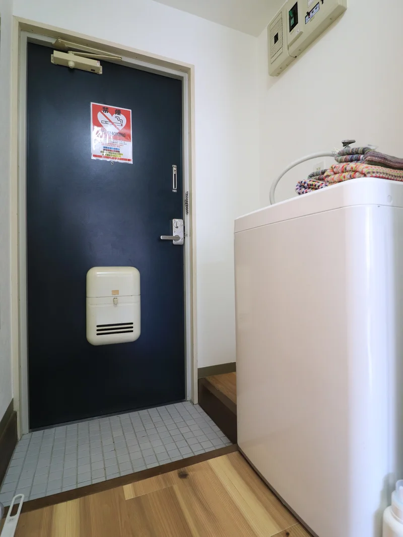 洗濯機置き場　コインランドリーに行かなくても洗濯できて便利です。
