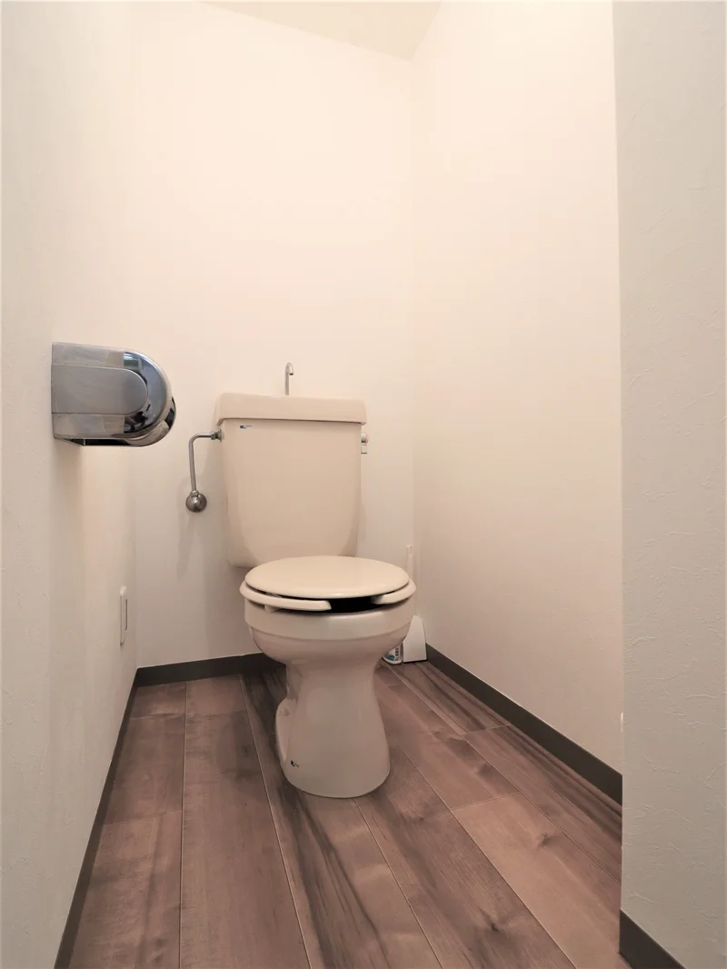 バストイレ別が人気高い！　トイレブラシもあるので、いつでも清潔に保てます！