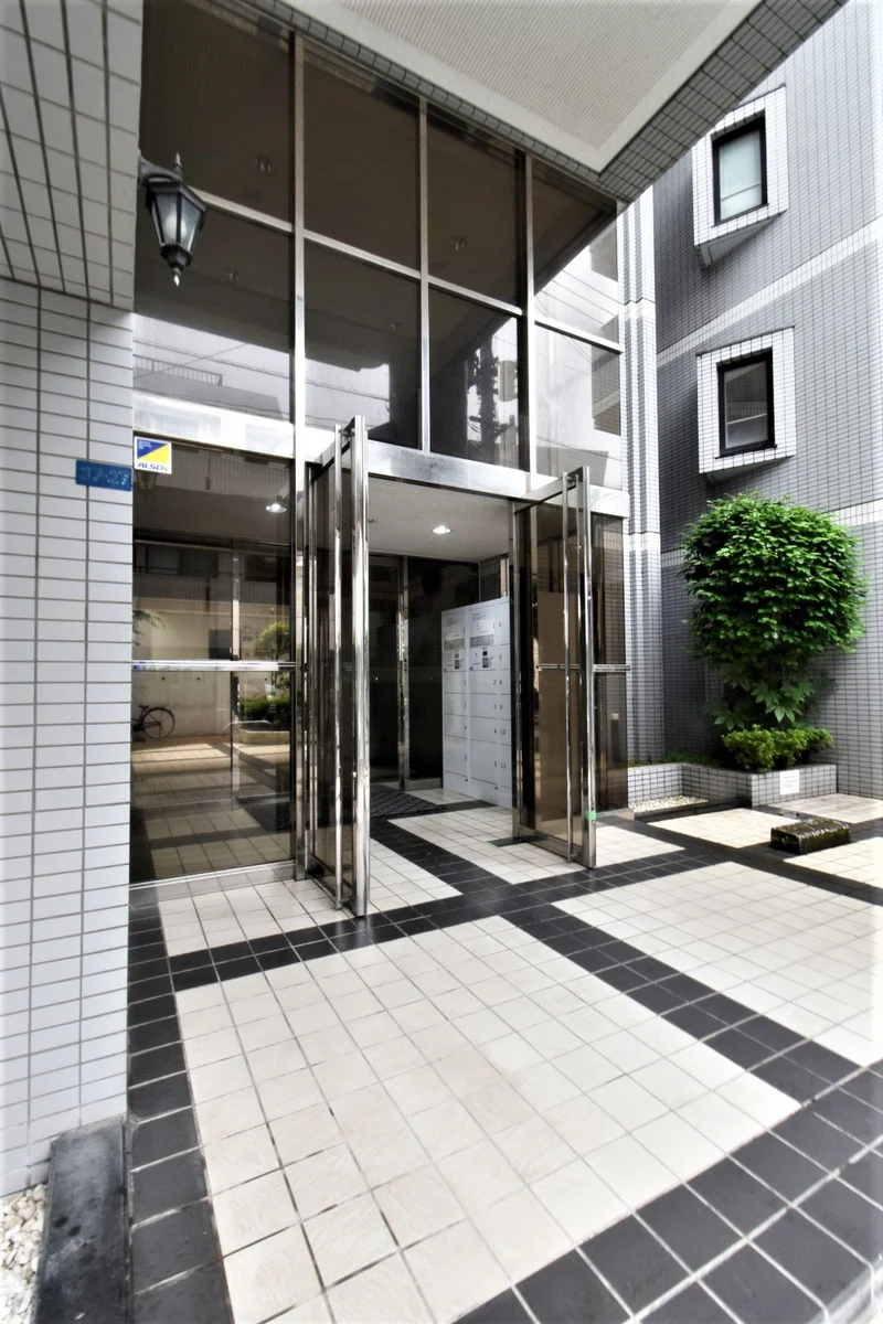 エントランス　広い空間！