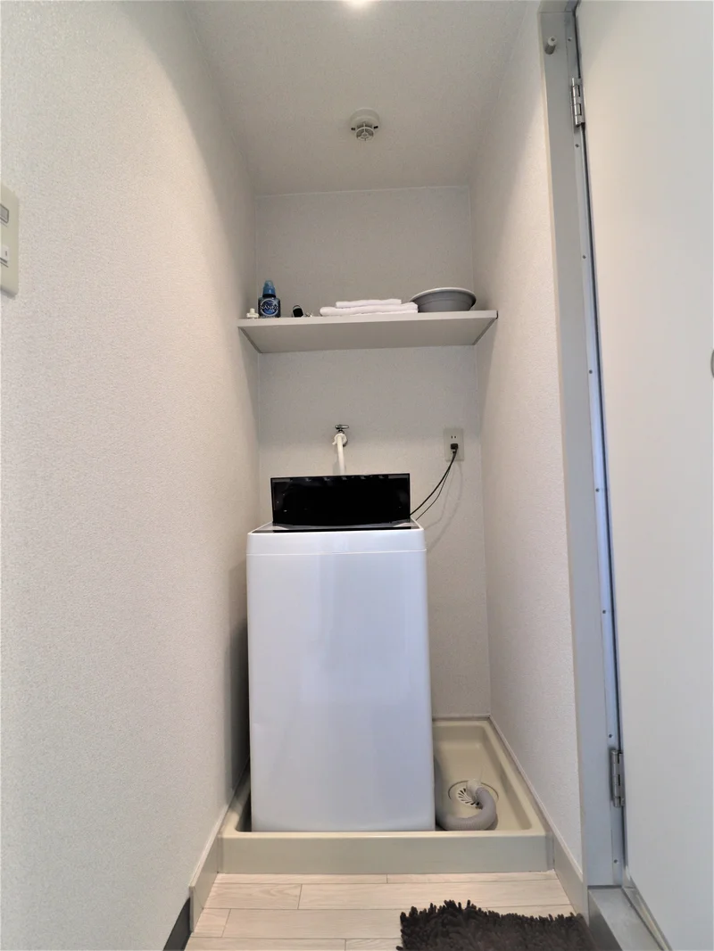 室内洗濯機置き場あり　コインランドリーに行かなくても毎日洗濯できて清潔にお過ごしいただけます。