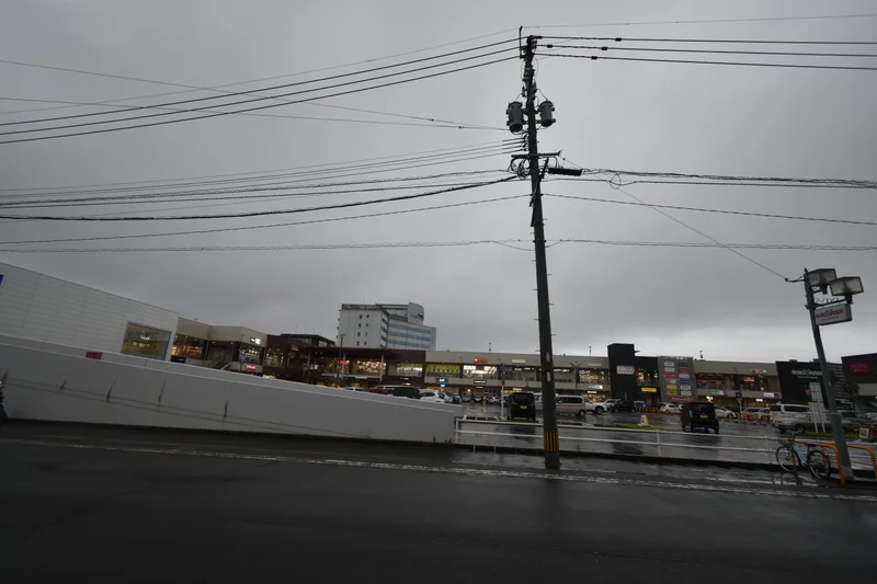 ショッピングモールアクロスプラザ与次郎まで徒歩15分、1.1km