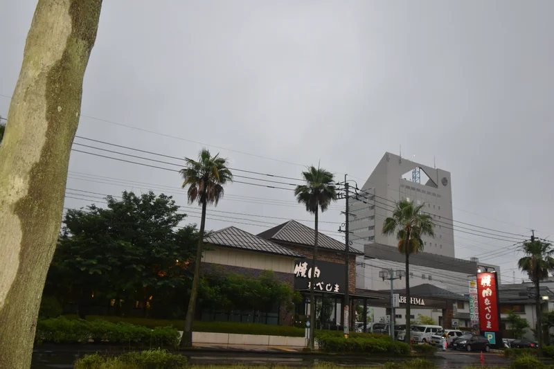 焼肉なべしま 与次郎本店まで徒歩14分、1.0km