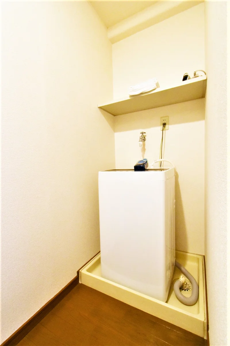 室内洗濯機ありで　洗濯洗剤まであり　衣類やシーツなども洗える！　コインランドリーに行かなくてもいいので楽！