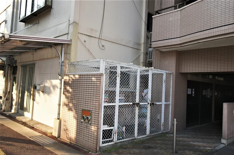 敷地内ゴミ捨て場あり！