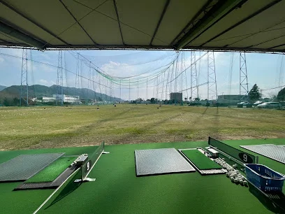（有）球磨川ゴルフガーデンまで車で9分