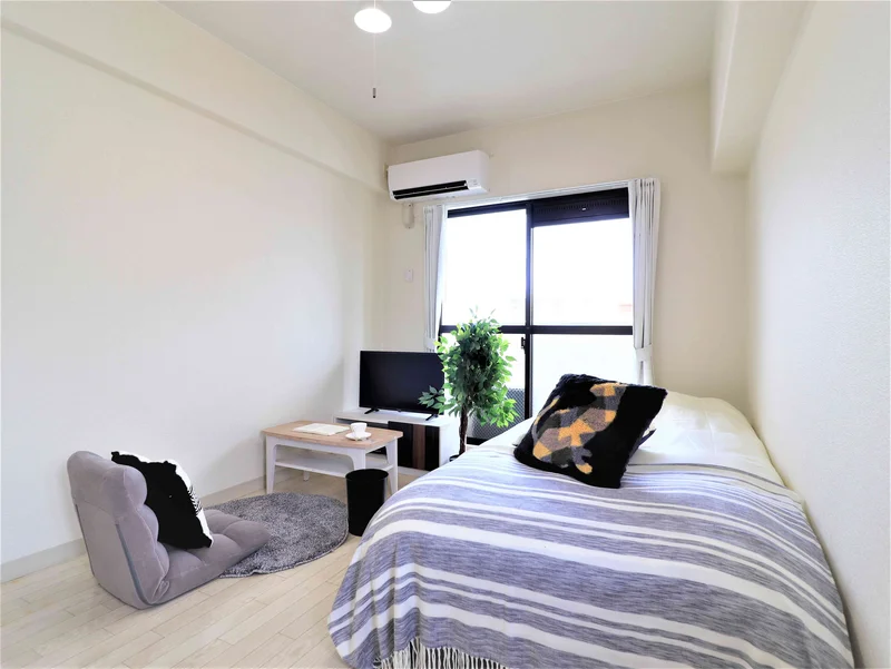 ホワイトカラー中心のマンスリーマンション♪　家具家電付きで入居当日から自宅のようにお寛ぎいただけるお部屋♪