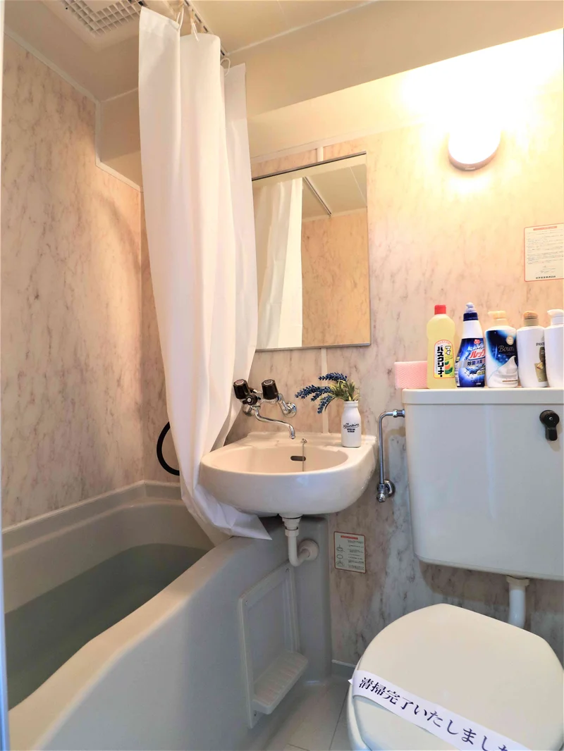 シャンプー・コンディショナー・ボディーソープなどもあり　トイレットペーパーなど備品も豊富！