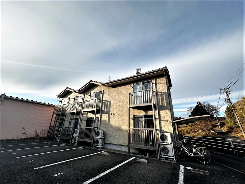 【室内画像】岐阜県各務ヶ原市ウィークリーマンションのお部屋です♪お部屋のクロスがとてもオシャレです(^^♪研修などのご利用にも最適です★