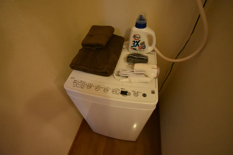 【洗濯機画像】ホテルと違い洗濯機がある生活は良いですね♪7日以上の利用なら岐阜県各務ヶ原市ウィークリーマンションをご利用下さい★洗濯洗剤も完備‼