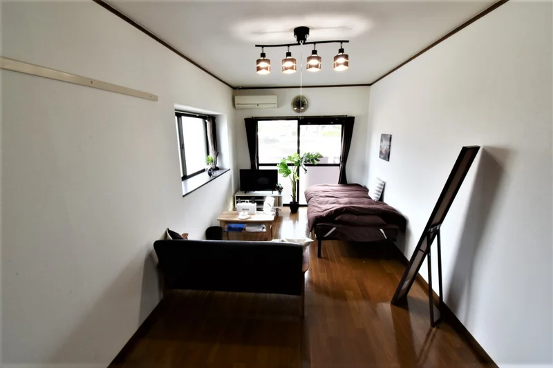 ティッシュや時計・リセッシュなど備品類も豊富！　リネン類の取り揃えも豊富にございます。