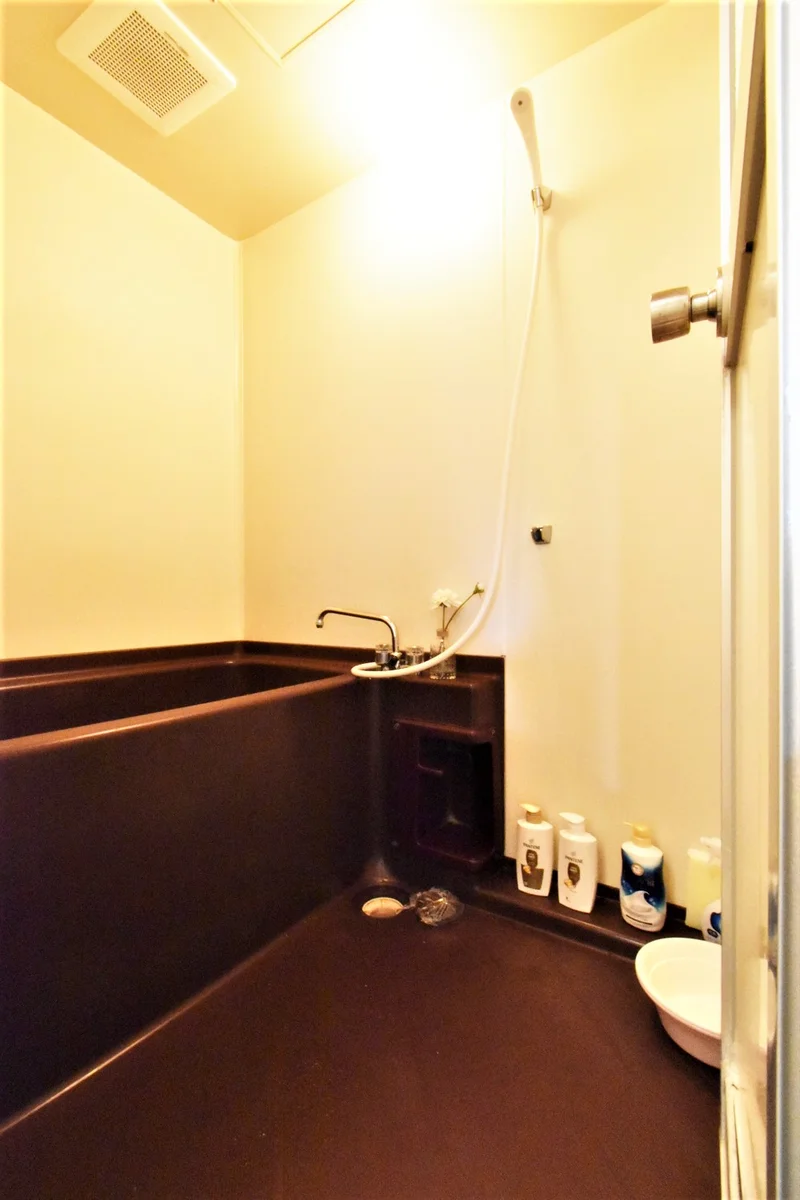 シャンプー・コンディショナー・ボディーソープやお風呂洗剤・スポンジなど清掃道具もあり！