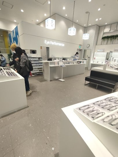 Zoff イオンモール各務原インター店まで車で6分