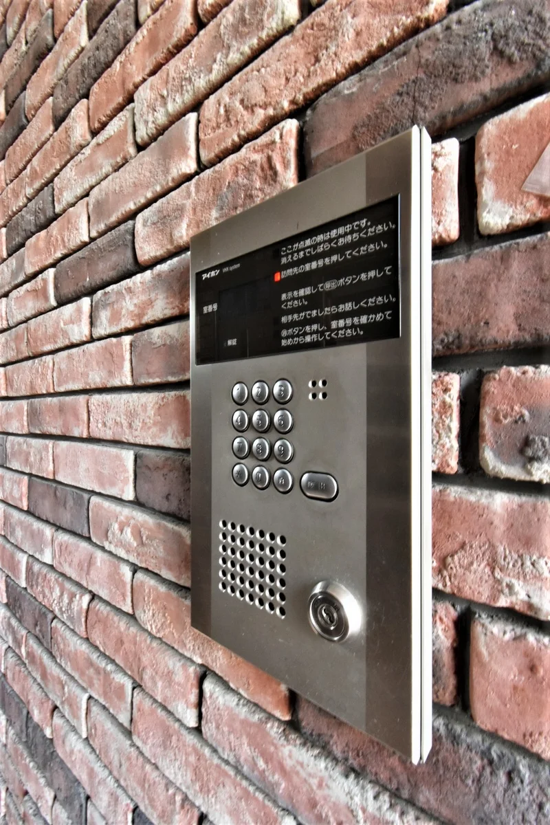 オートロック付で鍵にて解除　セキュリティ対策も万全です！