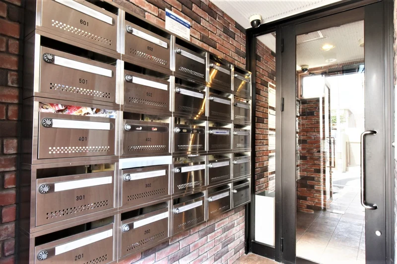 郵便ポストあり！宅配ボックス付き！　ネットでの注文品など受け取りしていただけます♪