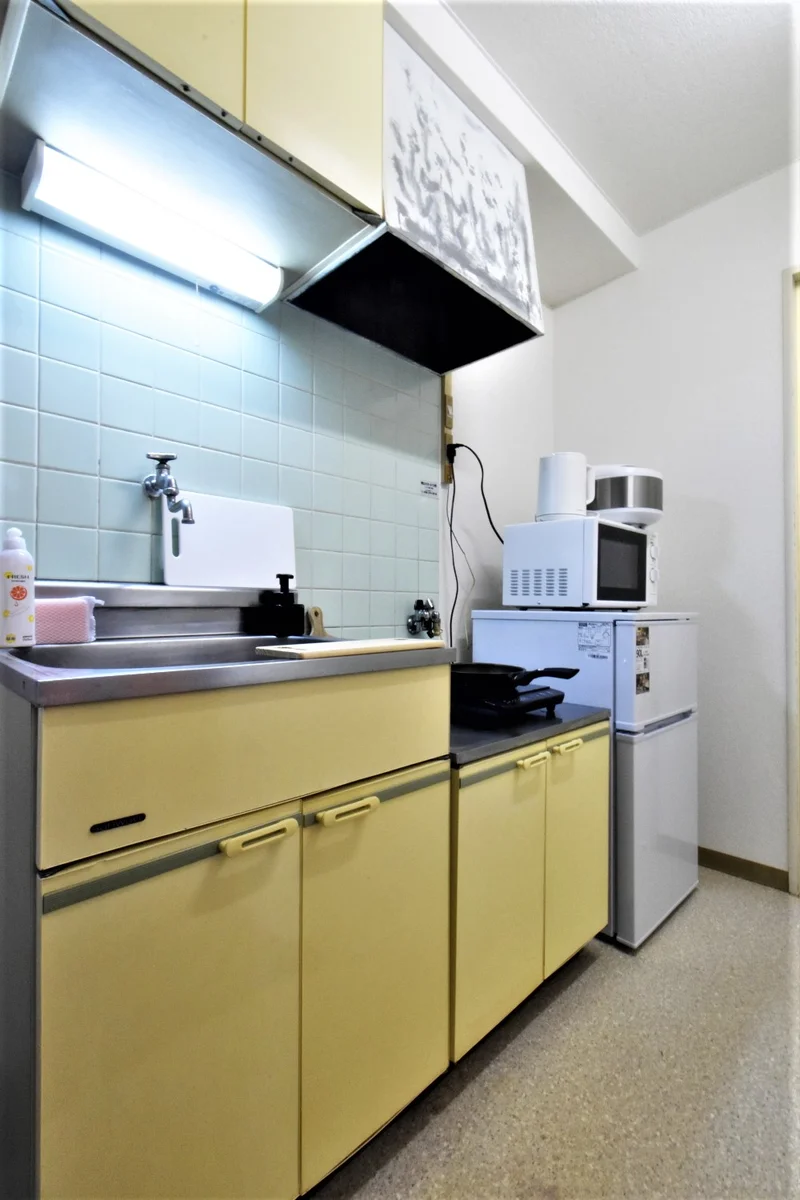 キッチン調理器具や食器類もあり　手料理も可能で健康面に考慮！