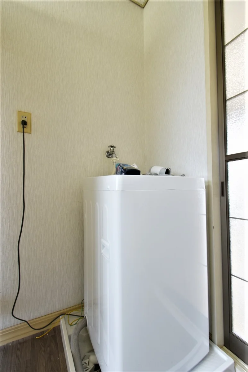 洗濯機が室内にあり　衣類などを洗濯し　リフレッシュした気持ちでに！