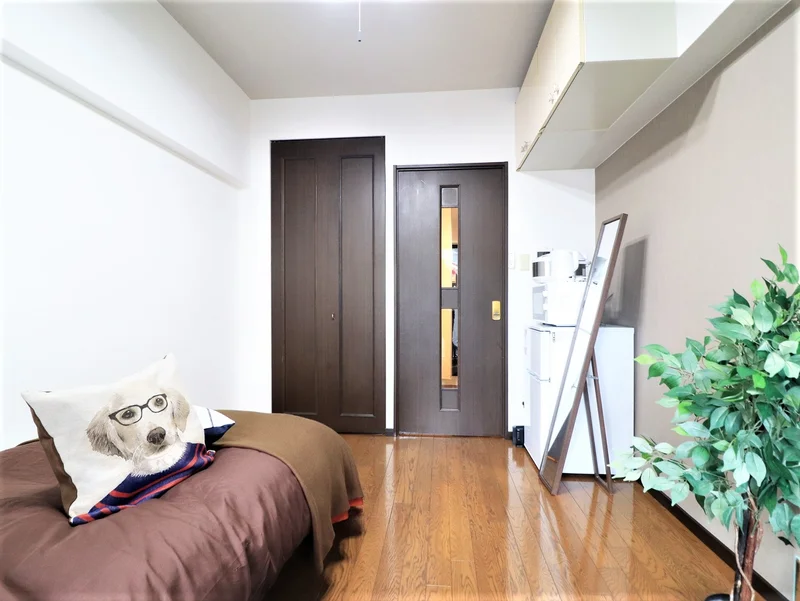 ティッシュや時計・リセッシュなど備品類も豊富！