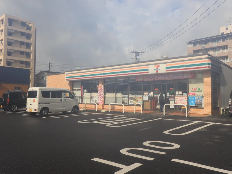 セブン-イレブン 鹿児島城南町店まで徒歩3分、230m