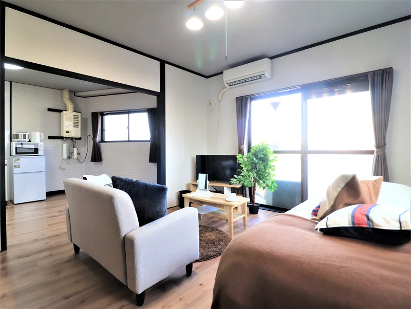 開放感抜群です　エアコン付きで温度調節ができて　１年を通して快適な温度でお過ごしいただけます。