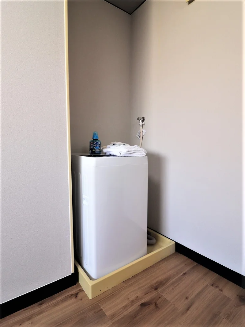 洗濯機あり　衣類など毎日洗濯ができて便利！　長期の滞在でも快適にお過ごしいただけます。