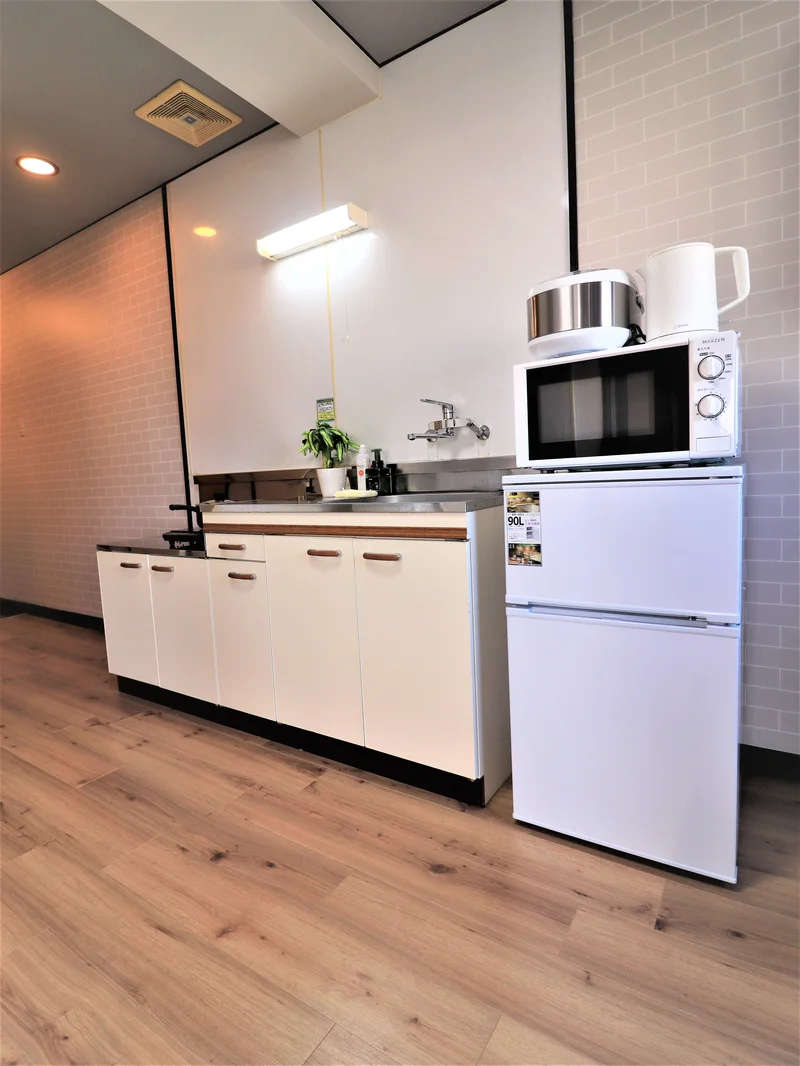 冷蔵庫・電子レンジ・炊飯器・電気ケトルなどあり！　ホテルにはないラインナップが魅力的♪