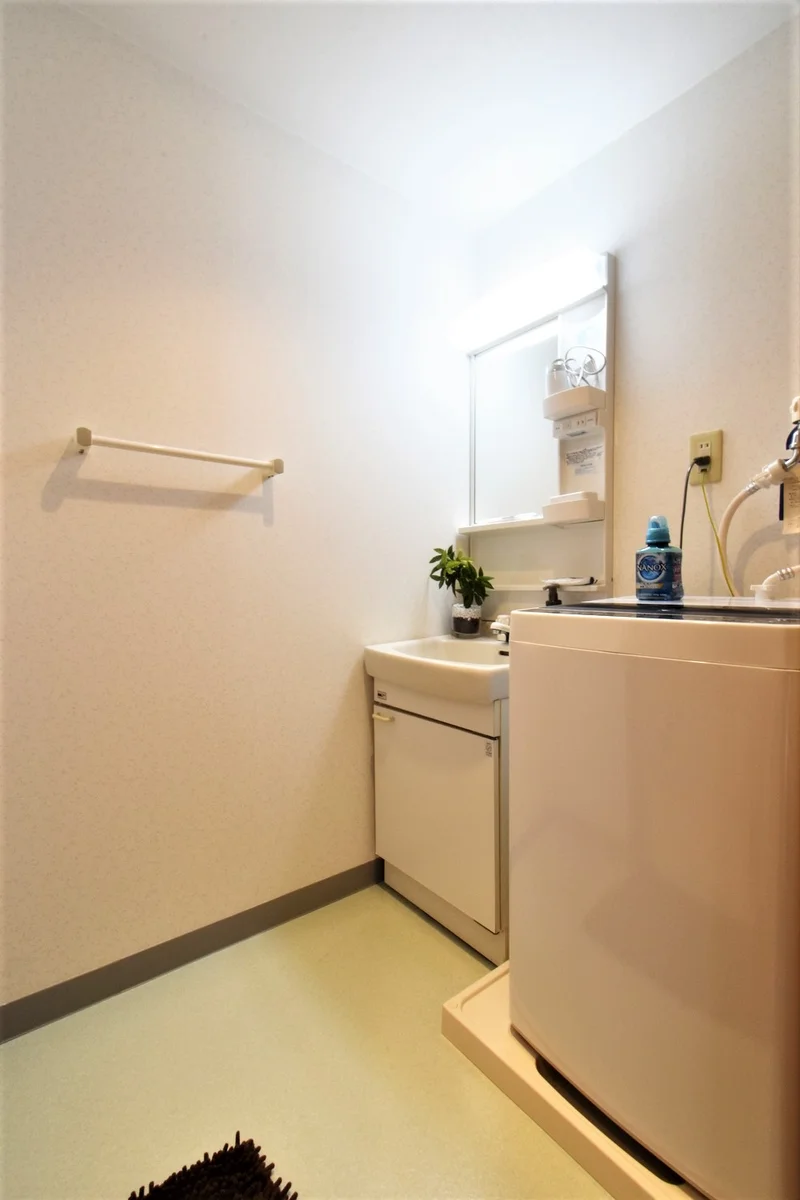 独立洗面台付きでお風呂上りや朝自宅に便利！　女性に嬉しい設備♪