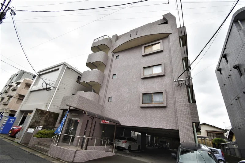 駐輪場あり！　鹿児島中央駅西口徒歩5分でアクセスの良い立地！　敷地外の駐車場ありで車利用される方にもおすすめの物件！