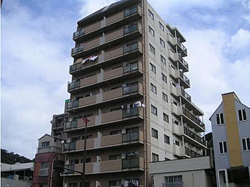 エレベーターありの高層マンション！　加治屋町電停徒歩圏内で鹿児島市街へアクセスに便利な立地！