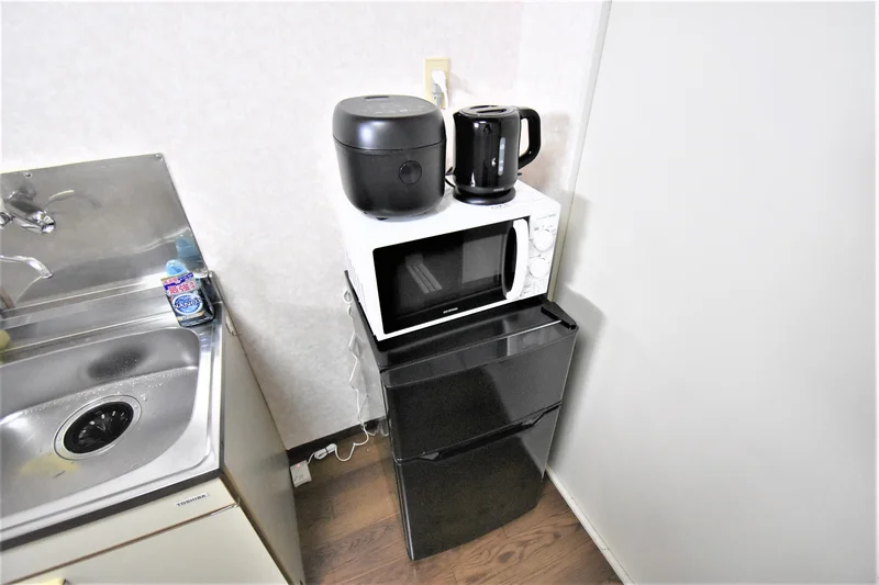 冷蔵庫も完備なので自炊や料理に最適♪長期の出張にお勧め★富山市ウィークリーマンションの人気物件♪【格安】