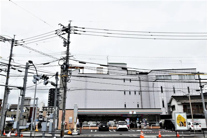 道路斜め前　セブン-イレブン 鹿児島武１丁目店