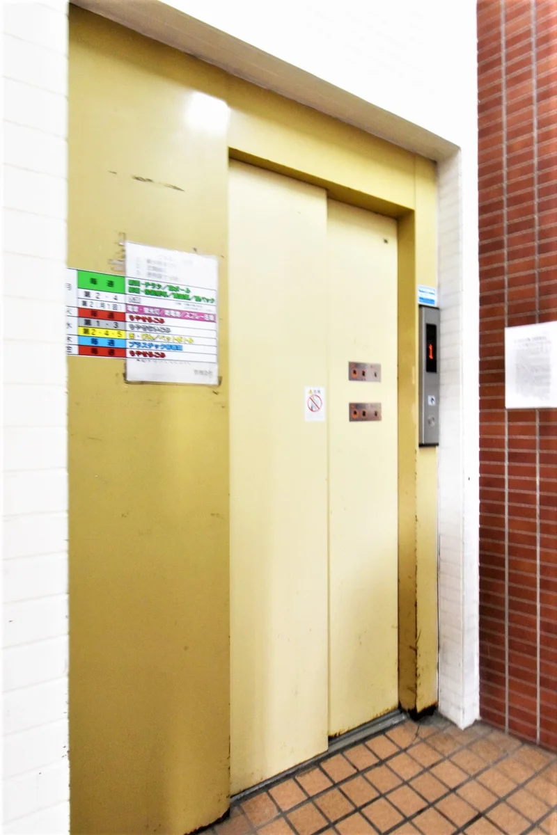 エレベーター付き　重い荷物でも楽々移動♪