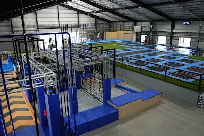 アスレチック・トランポリンパーク JUMP LAB四日市まで徒歩3分
