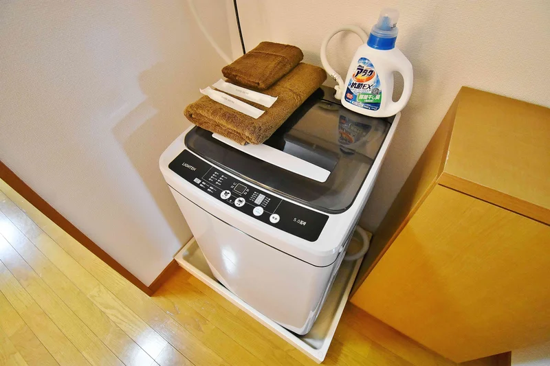 【洗濯機・タオル】ホテルと違い三重鈴鹿市ウィークリーマンションでは洗濯が毎日できます。その分、着替えも少なく、手軽に利用できるをコンセプトに7日以上の生活に適したお部屋となってます♪
