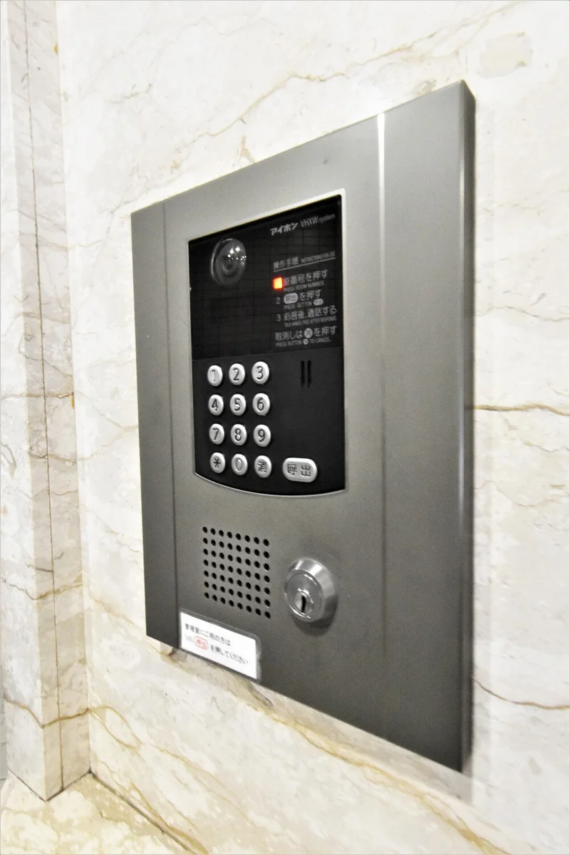 オートロック付で鍵で解除！　セキュリティ対策されていて女性でも安心してご入居いただけます♪