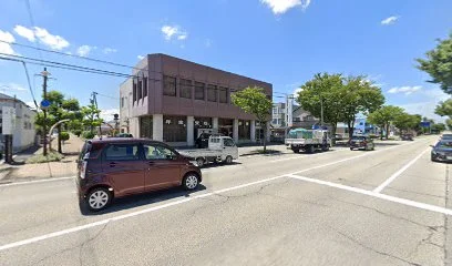 新湊信用金庫 富山支店まで徒歩8分