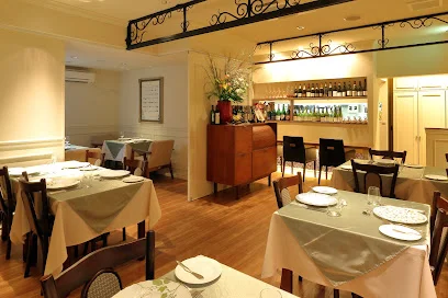 レストラン シェ・フジイまで徒歩6分