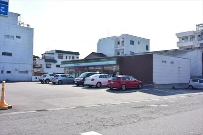 ファミリーマート 富山東町店まで2.2km｡